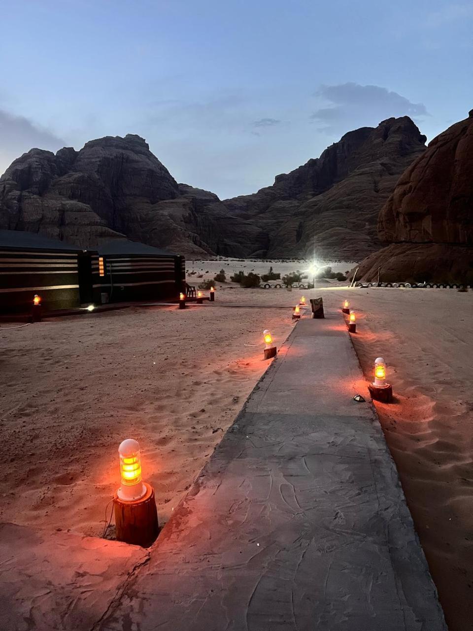 Scarlet Luxury Camp Wadi Rum Exterior foto